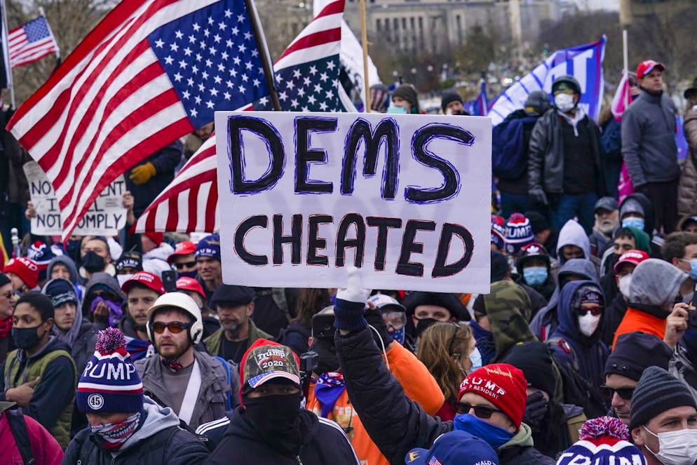 Le 6 janvier 2021, une marée humaine y est réunie dans un froid glacial, agitant des drapeaux «Trump 2020» pour dénoncer le résultat de l'élection présidentielle qui a vu perdre le milliardaire républicain.