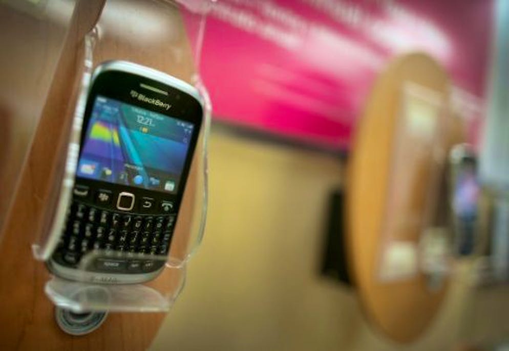 Des téléphones BlackBerry en solde dans un magasin à Miami, aux Etats-Unis, le 4 novembre 2013