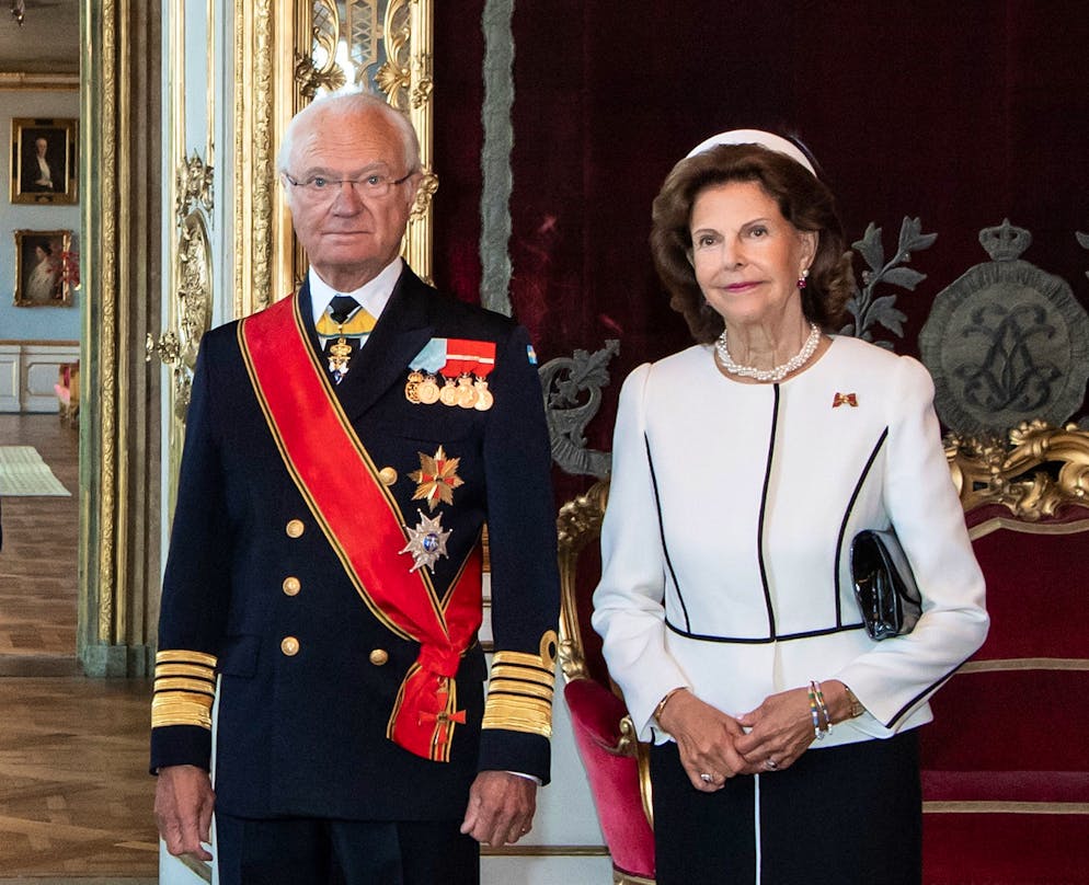 König Carl XVI. Gustaf und Königin Silvia von Schweden im Königlichen Schloss.
