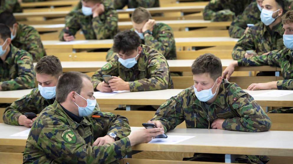 WhatsApp und Telegram verboten. Armee setzt nur noch auf Schweizer Messenger