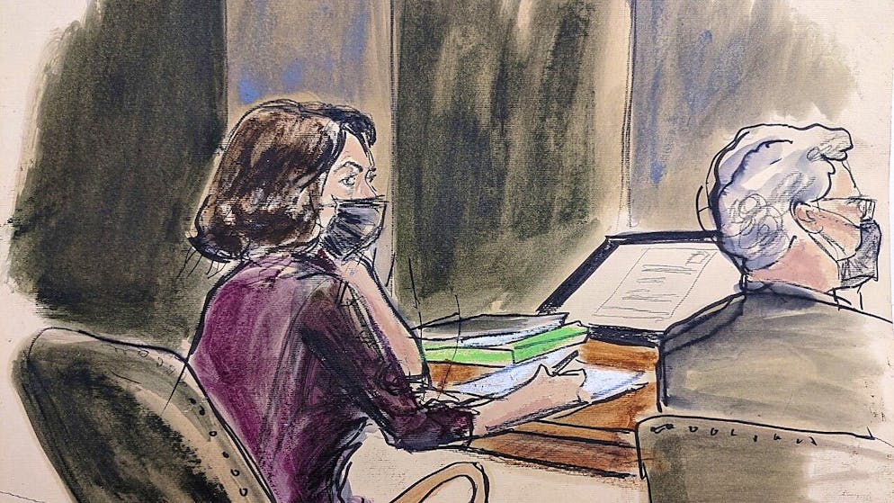 Après 40 heures de délibérations étalées sur cinq jours, le jury avait déclaré le 29 décembre dernier Ghislaine Maxwell coupable de cinq des six chefs d'accusation qui pesaient sur elle, dont le plus grave, celui de trafic sexuel (archives).