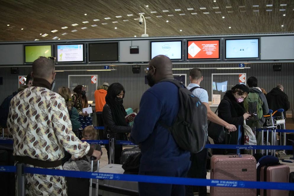 Les voyageurs sont toujours tenus de présenter, avant le départ d'Afrique du Sud, un test RT-PCR ou antigénique négatif de moins de 48h pour la France métropolitaine, de moins de 24h pour les territoires ultramarins. (image d'illustration)