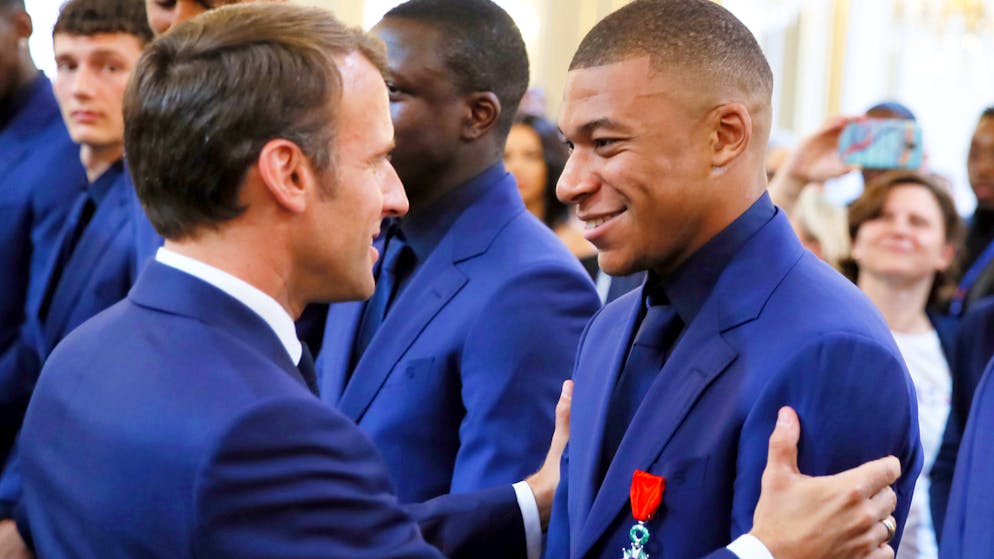 Le président Emmanuel Macron n'a pas tari d'éloges sur Kylian Mbappé.