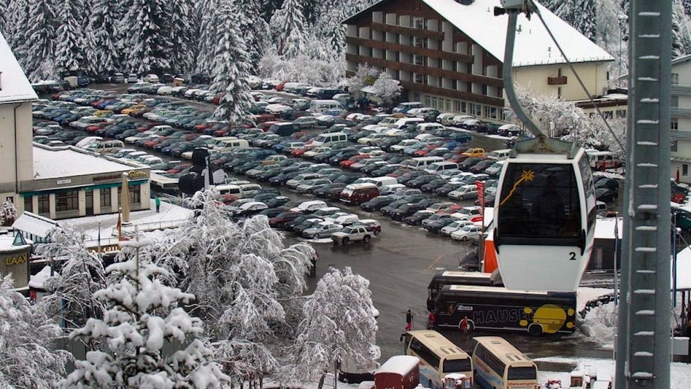 Il trasporto di merci sotto una cabina della funivia di Laax - Crap Sogn Gion ha provocato un incidente.