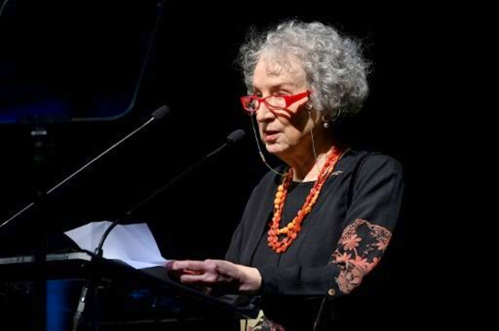 La romancière canadienne Margaret Atwood, ici sur scène à New York, le 19 novembre 2019, dont la suite très attendue de «La servante écarlate», «Les testaments», avait été visée par des tentatives de piratage