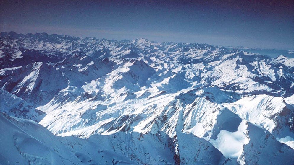 Une vue du Massif du Mont Blanc: lors des vacances de Noël, les stations de ski de Savoie et Haute-Savoie, qui dépendent particulièrement de la clientèle britannique, ont enregistré un recul de fréquentation pouvant atteindre 20%.