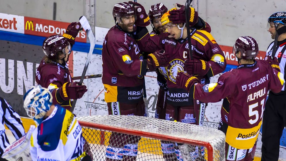 Les joueurs genevois laissent eclater leur joie, lors du match du championnat suisse de hockey sur glace de National League LNA, entre le Geneve Servette HC et le HC Ambri-Piotta.