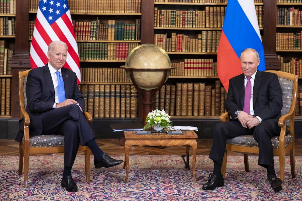Le président américain Joe Biden, à gauche, et le président russe Vladimir Poutine s'étaient rencontrés au sommet États-Unis - Russie à la Villa La Grange, à Genève, en Suisse, le mercredi 16 juin 2021.