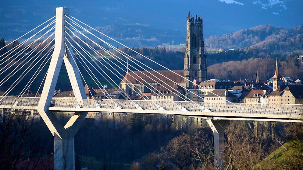 Malgré l'échec du vote consultatif sur le Grand Fribourg, le Conseil d'Etat fribourgeois poursuit sa réflexion pour renforcer le centre cantonal (archives).