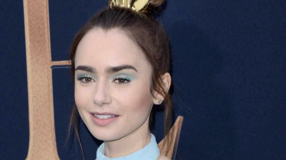 Paragone tra serie. «Sex and the City» e «Emily in Paris», Lily Collins: «Non trovo somiglianze»