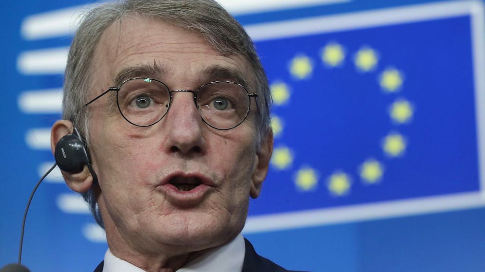 Il Presidente del Parlamento europeo David Sassoli è ricoverato in un ospedale in Italia per una grave complicanza dovuta ad una disfunzione del sistema immunitario.