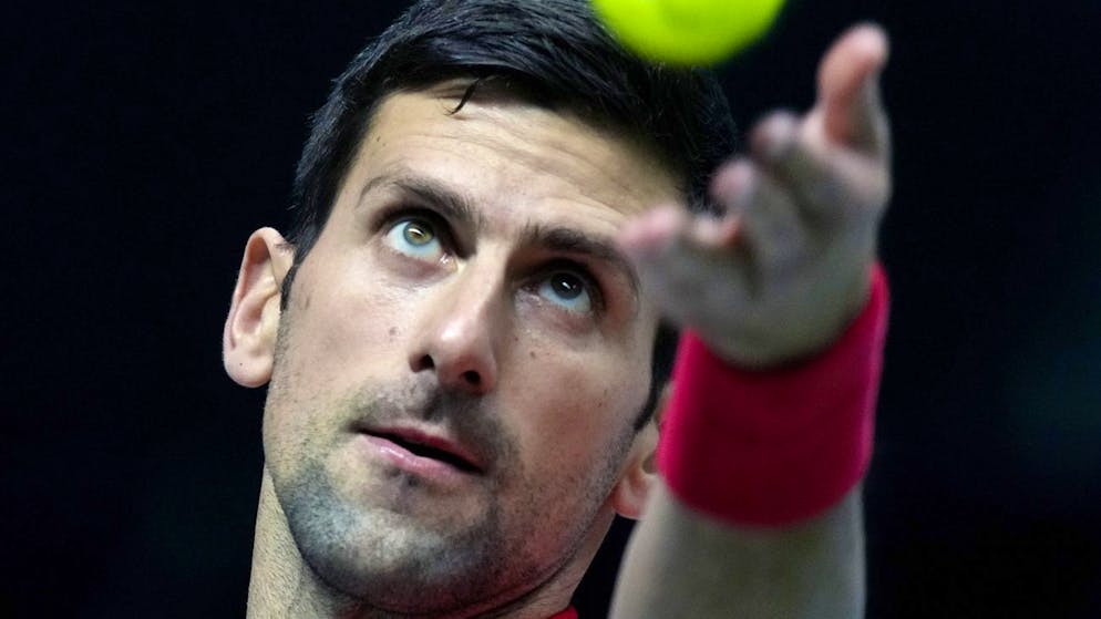 Il caso Djokovic. Decisione rimandata a domani. Il padre: «Novak continuerà a lottare»