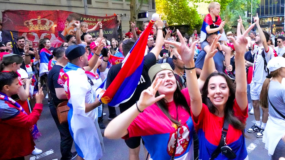 Les fans de Novak Djokovic ont laissé éclater leur joie après la décision de la justice australienne.