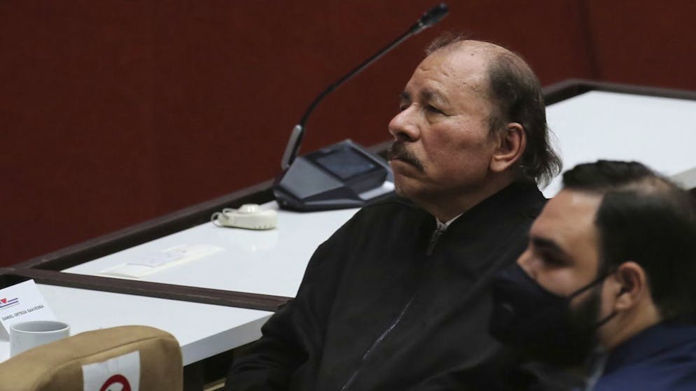 Il presidente del Nicaragua, Daniel Ortega, si insedia oggi per il suo quinto mandato alla guida del Paese, il quarto consecutivo, dopo aver vinto le elezioni del 7 novembre scorso.