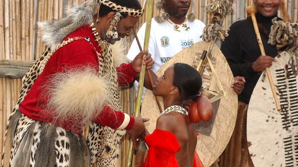Goodwill Zwelithini de son vivant lors d'une cérémonie en 2003.