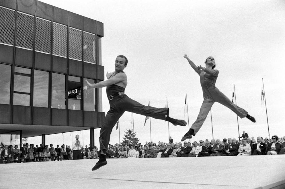 Présentation de gymnastes lors de la fête des 25 ans de l'Ecole fédérale de gymnastique et de sport de Macolin, prise le 4 septembre 1970 près du nouveau bâtiment de l'école. (archives)