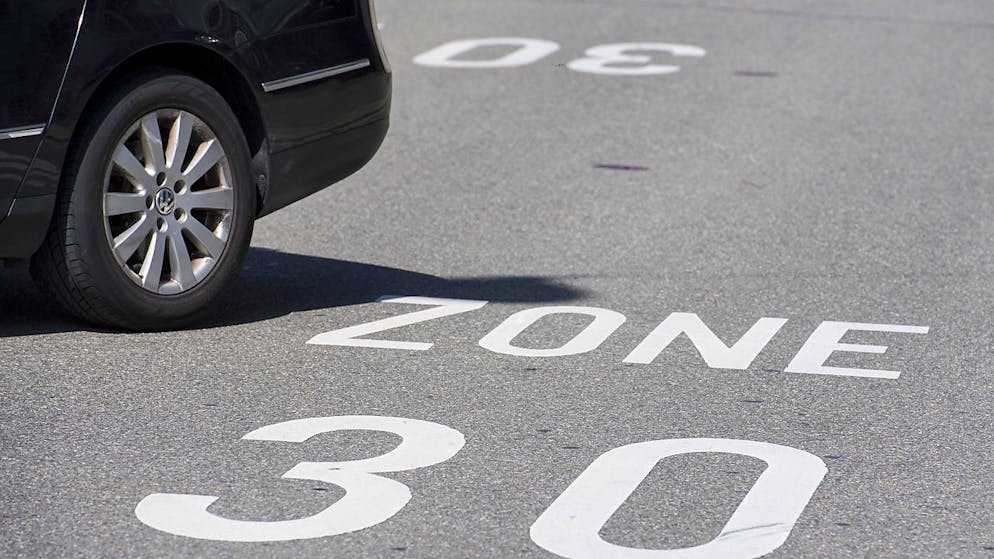 Le TCS s'appuie sur un sondage pour rejeter la généralisation du 30 km/h dans les villes. (photo symbolique)