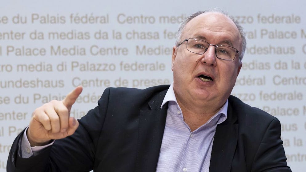 "Exactement comme en 2008, quand il a fallu sauver le système bancaire, la crise actuelle est en train de déboucher sur les vieilles recettes néolibérales", estime Pierre-Yves Maillard, conseiller national (PS/VD) et président de l'Union syndicale suisse.