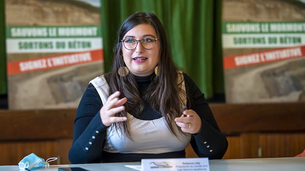 La récolte des signatures pour l'initiative "Sauvons le Mormont" débutera vendredi, a annoncé le comité d'initiative dont la députée verte Rebecca Joly est présidente du comité d'initiative.