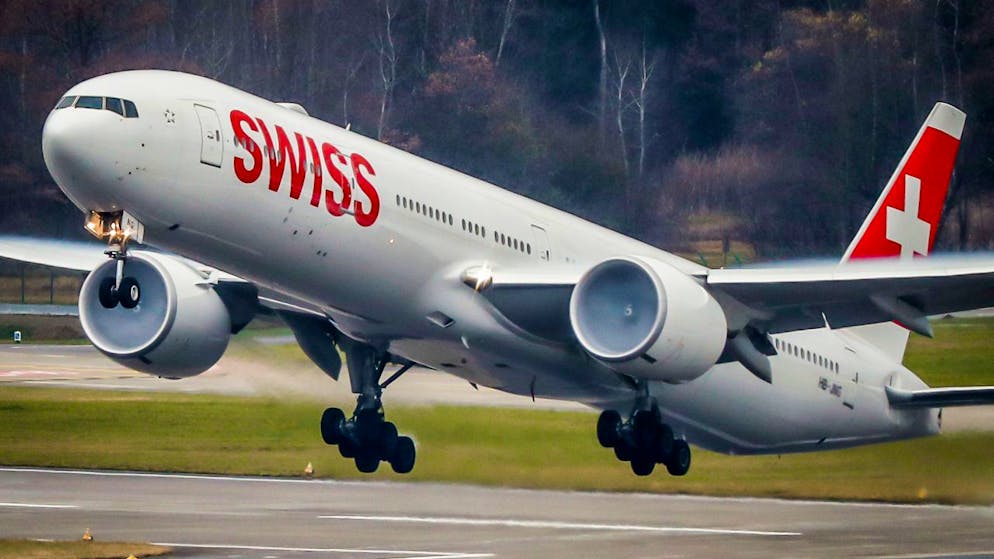 Swiss a été le plus important contributeur aux mouvements d'avions à l'aéroport de Zurich en 2021 avec une part de 51,7% , suivi par sa filiale de voyages de vacances Edelweiss (9,7%) et sa maison-mère Lufthansa (3%). (archives)