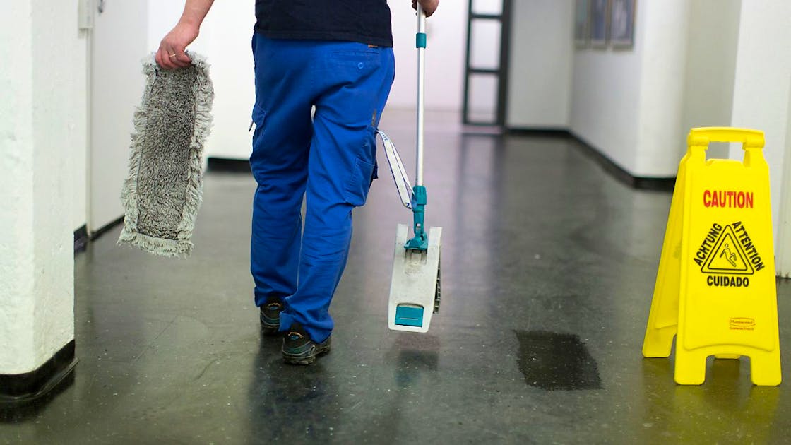 The city of Zurich should no longer employ external cleaning staff