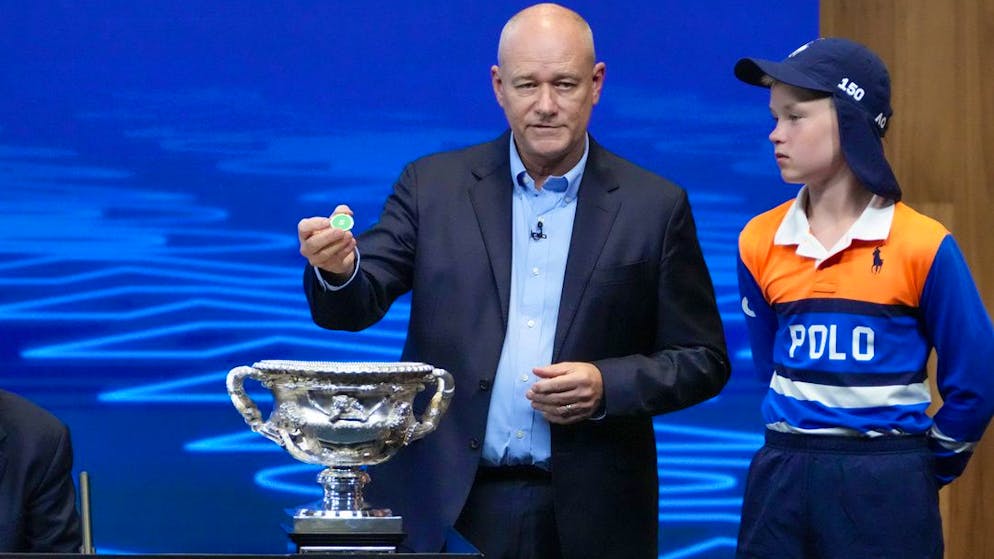 Il giudice del torneo Wayne McKewen segnala la presenza - per ora - del numero 1 Novak Djokovic.