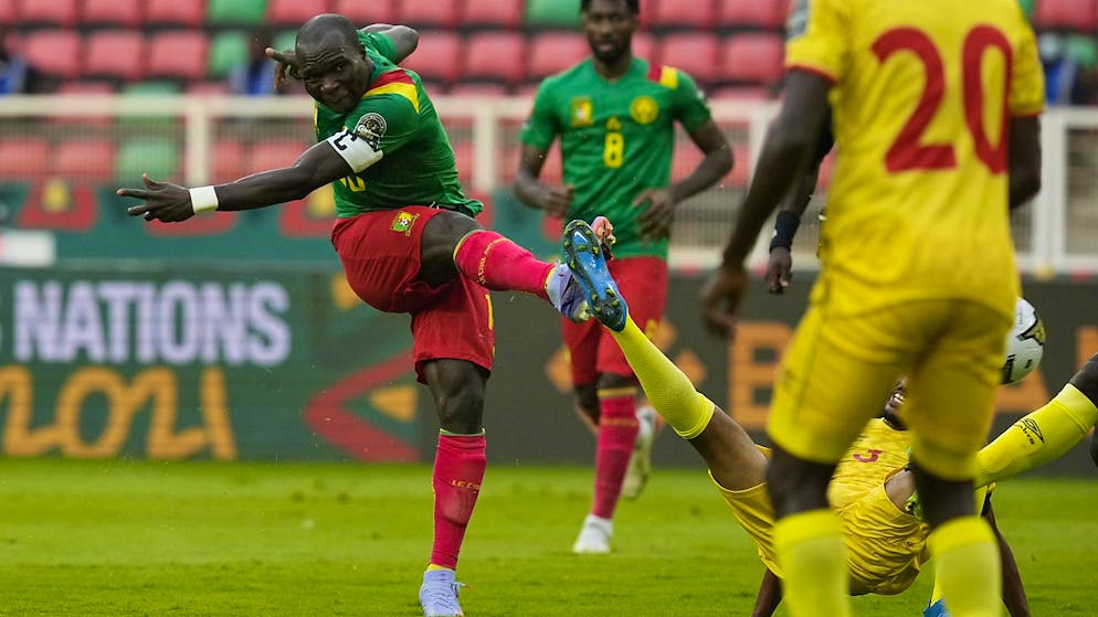 Le Camerounais Vincent Aboubakar tire en direction du but éthiopien.