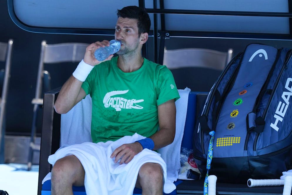 Novak Djokovic attende la decisione del ministro Hawke.