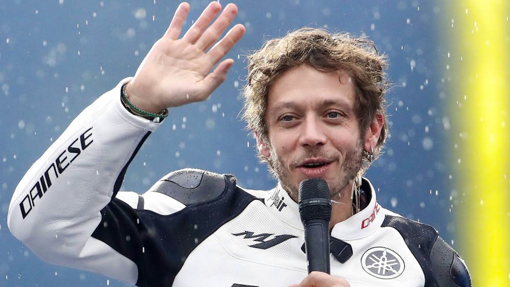 Valentino Rossi ne quitte pas les sports motorisés.