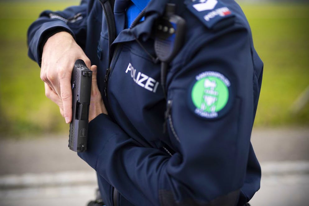 La police a finalement pu arrêter le malfaiteur de nationalité suisse peu avant 18h40 sur le territoire d'une commune voisine, notamment grâce aux signalements émanant de la population. (image d'illustration)