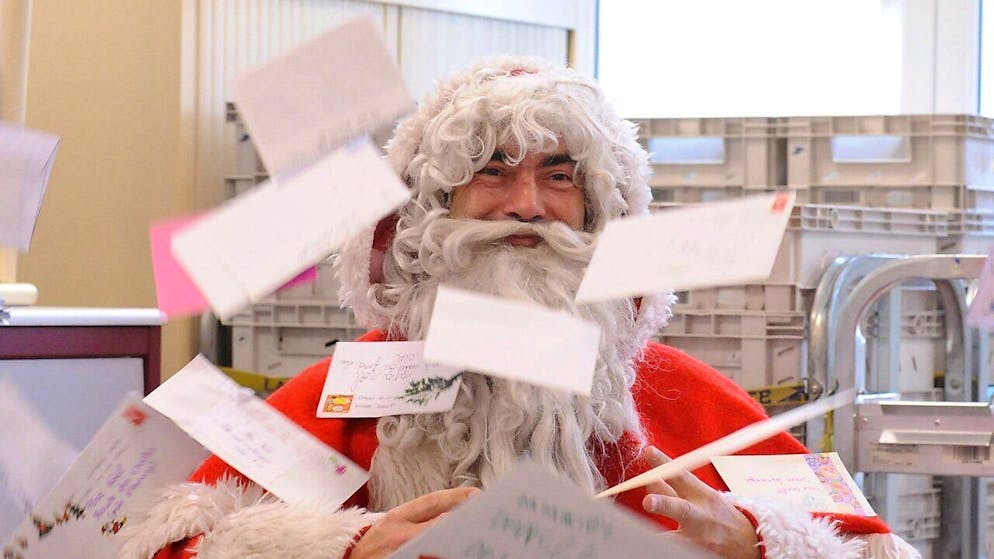 Listes de souhaits, poèmes, petits cadeaux, bricolages, dessins: petits et grands envoient chaque année une lettre au Père Noël (archives).