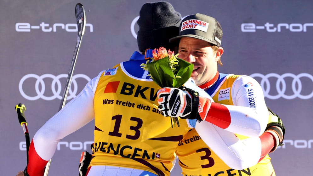 Marco Odermatt et Beat Feuz sont montés les deux sur le podium vendredi à Wengen.