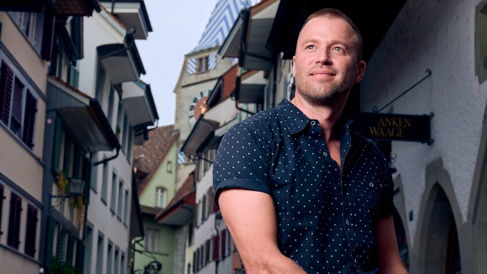 Jonny Fischer spricht in «Geboren am ...» über seine Kindheit und die Schwierigkeiten, in einem religiösen Haushalt aufzuwachsen.