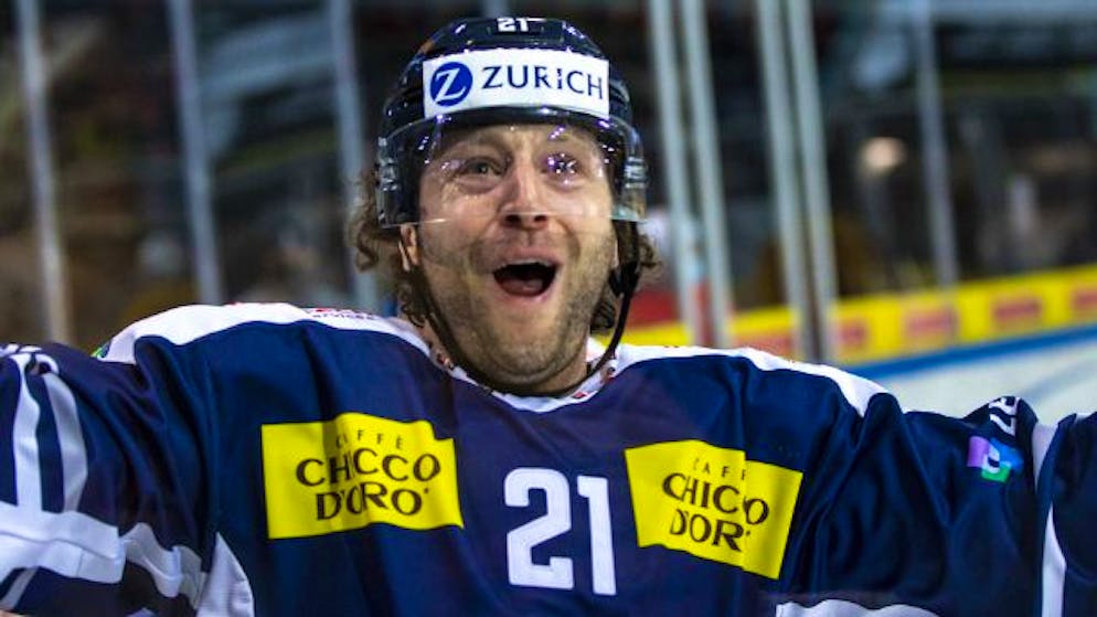Ambris Stürmer Brandon McMillan bejubelt seinen Treffer gegen die Lakers.