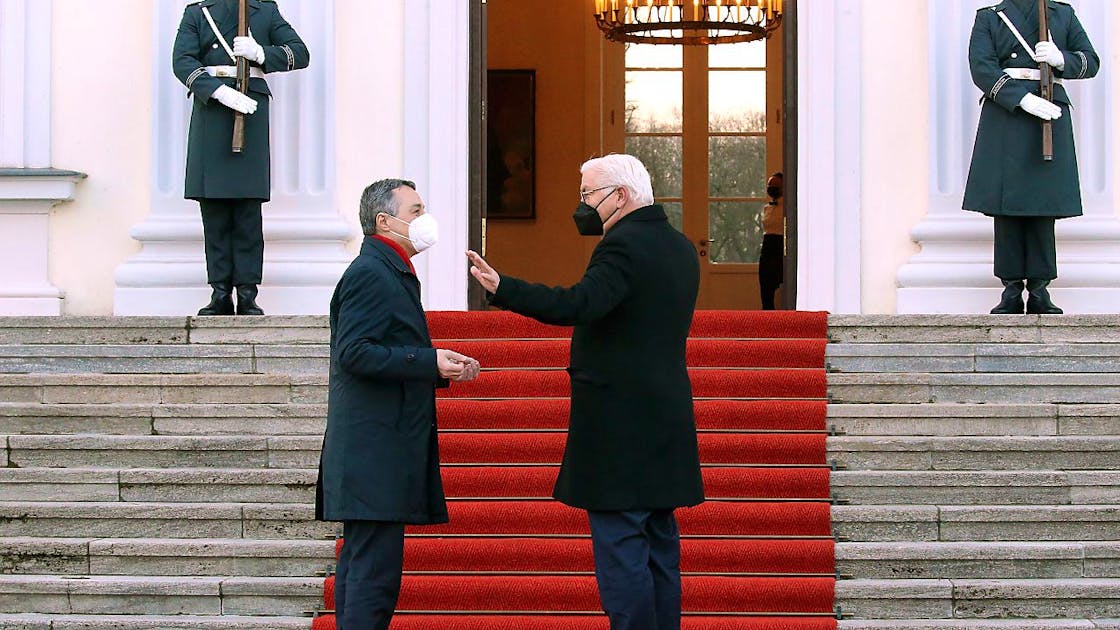 Steinmeier empfängt Schweizer Präsidenten Cassis thumbnail