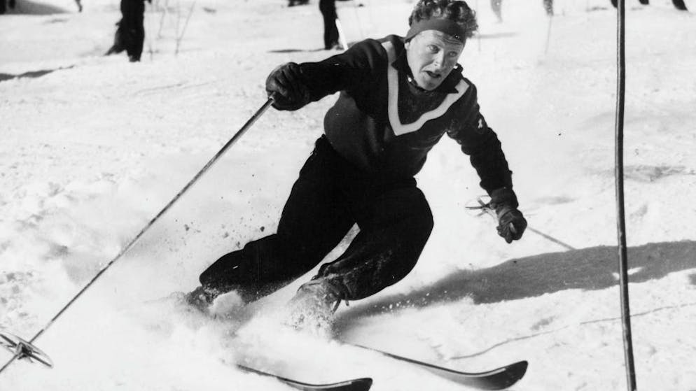 Bernhard Perren training in Mürren, 1951   (Photo by RDB/ullstein bild via Getty Images)