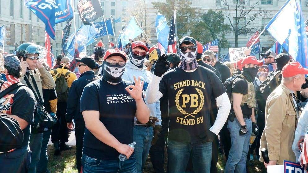 Trump ha costruito tutta la sua presidenza mettendo al centro la «supremazia bianca». Gli americani di destra protestano contro il cambio di governo del 14 novembre 2020.