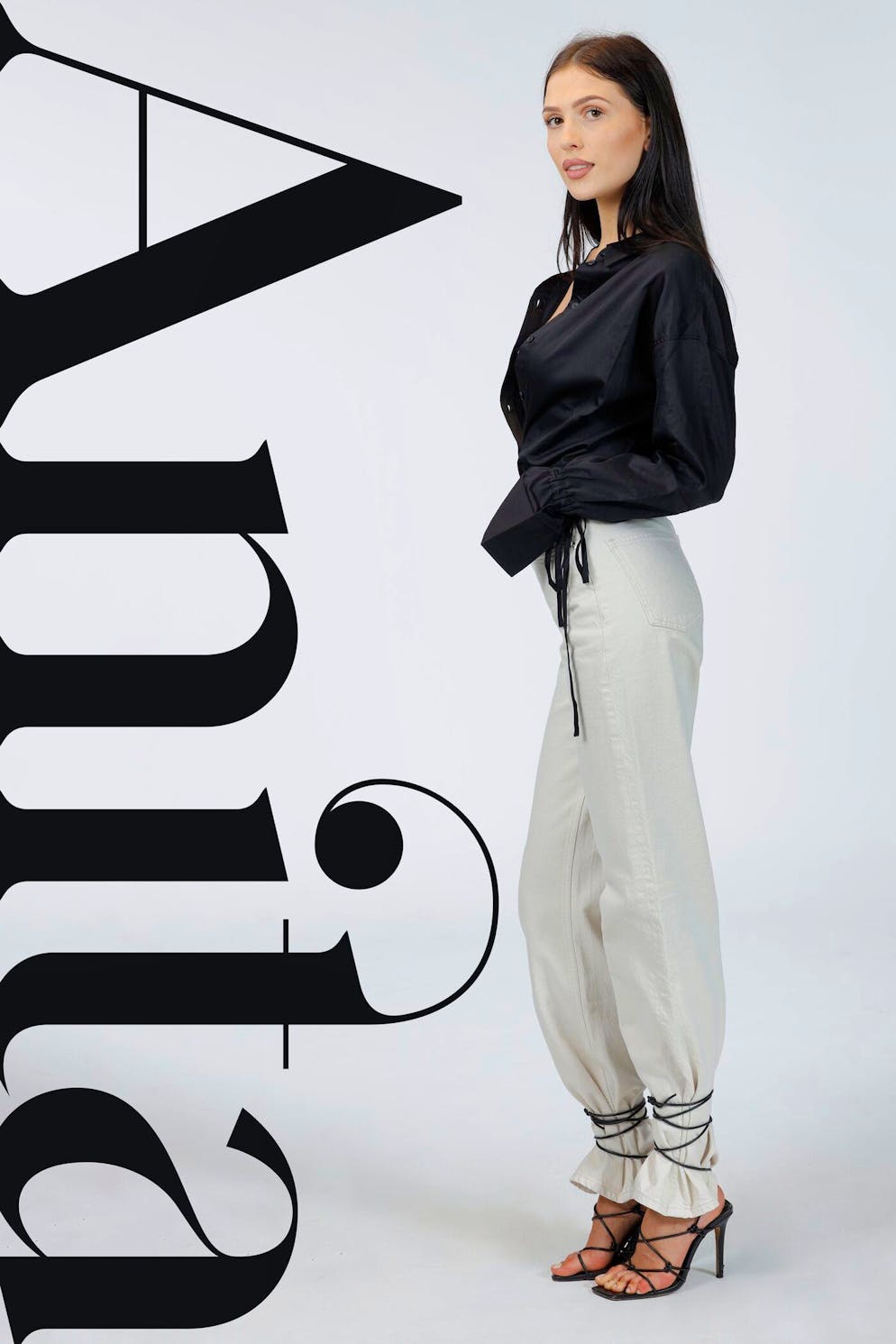 Das sind die «GNTM»-Kandidatinnen 2022. Anita lebt mit ihren Eltern, ihren Geschwistern und ganz vielen Tieren auf einem Bauernhof. Selbst bezeichnet sich die gelernte Hotelfachfrau als lebenslustig und spontan, loyal.