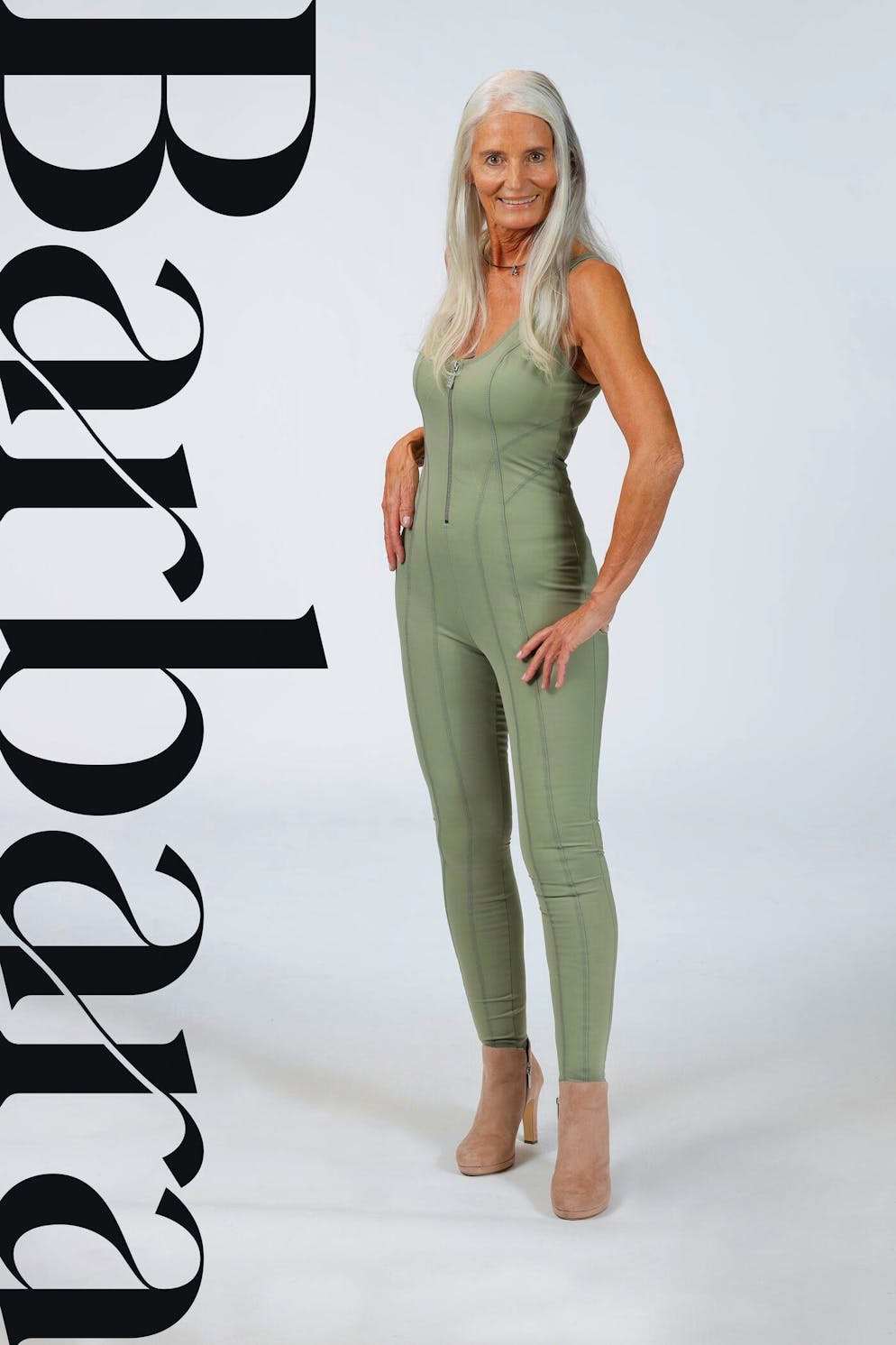 Das sind die «GNTM»-Kandidatinnen 2022. Barbara (68) aus Flensburg: Die 68-jährige Barbara ist ein echtes Nordlicht – in Flensburg geboren, lebt sie heute mit ihrem Ehemann Peter immer noch dort. Sie arbeitet als Friseurin und Fachkosmetikerin.