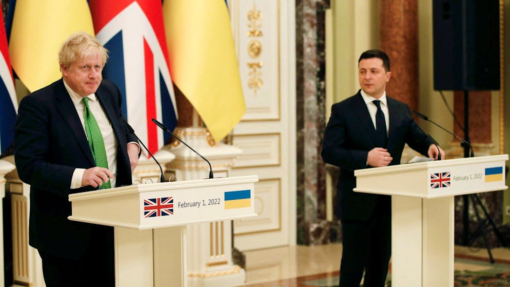 Der britische Primierminister Boris Johnson zusammen mit dem ukrainischen Präsidenten Volodymyr Zelenskyy