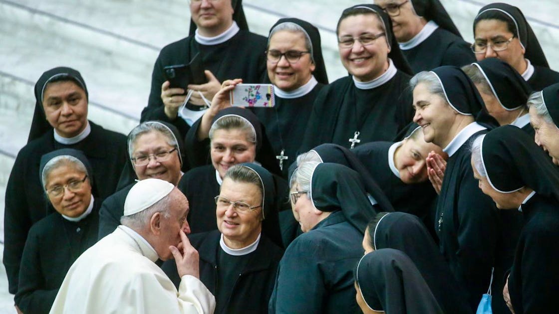 Papst ruft Nonnen zum Kampf gegen ungerechte Behandlung auf thumbnail
