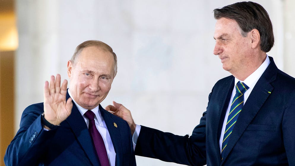 Wladimir Putin (links) trifft Jair Bolsonaro im November 2019 beim Staatsbesuch in Brasilia.