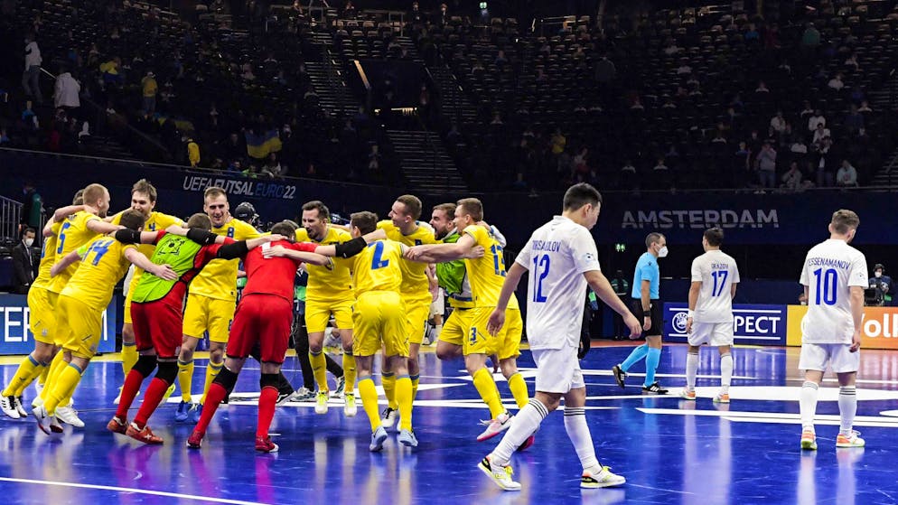 Das TeamUkraine feiert am 31. Januar in Amsterdam den Viertelfinal-Sieg gegen Kasachstan in Amsterdam.