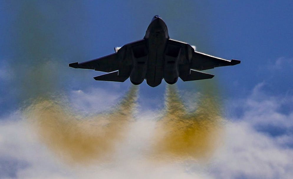 Ein russischer Kampfjet des Typs Suchoi Su-57 an einer Air Show in Moskau, Sommer 2021. 