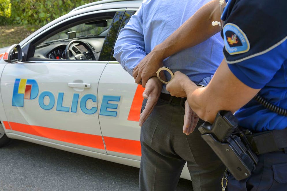 Le suspect est le mari de la femme, âgé de 32 ans, a déclaré un porte-parole de la police à Keystone-ATS. Il a été arrêté vendredi soir (image d'illustration).