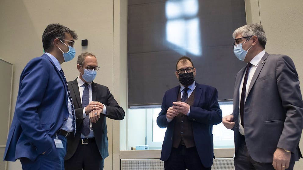 Die Bündner Regierung sieht das Ende der maskierten Zeiten gekommen und befürwortet eine weitgehende Aufhebung der Maskenpflicht. (Archivbild)