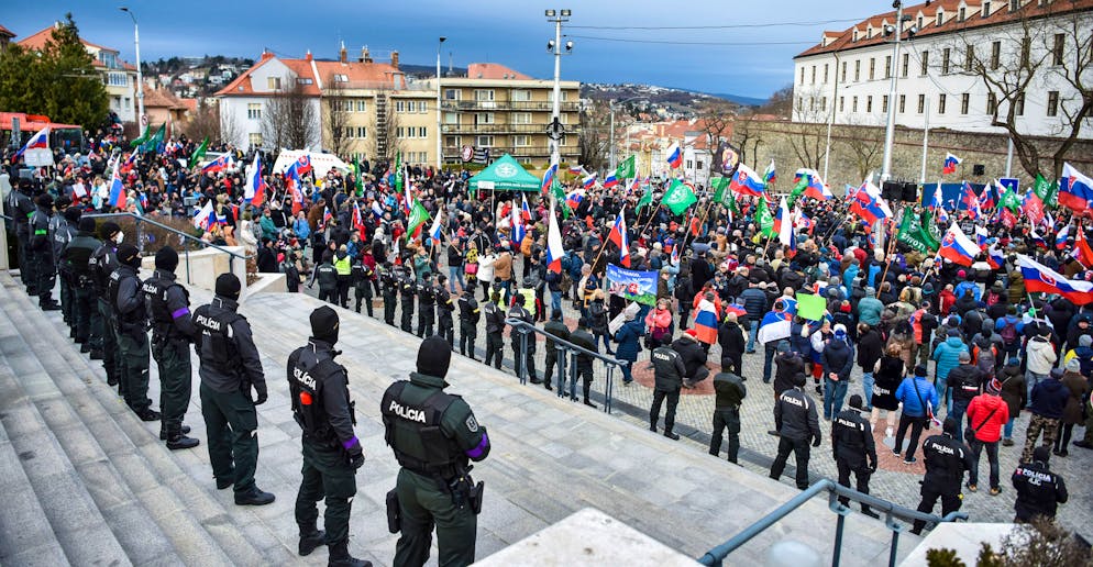 Demonstration gegen den US.Militärvertrag am 8. Februar in Bratislava. 