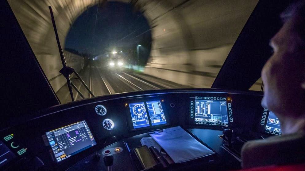 La linea Berna-Olten è una delle sole tre in Svizzera dove la velocità media è di circa 200 chilometri all'ora. Nella foto: una prova del 2017.