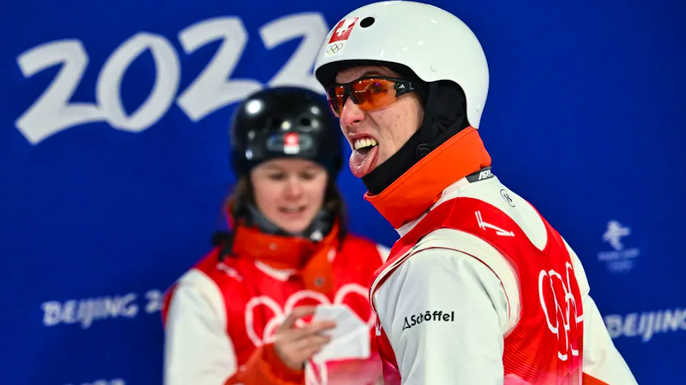 Olympia-Ticker. Skiakrobat Werner begeistert Kommentatoren-Duo ++ Makelloser Start der Curlerinnen