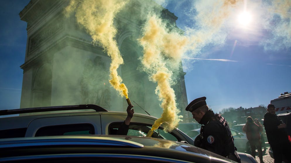Die Polizei stellte 337 Strafanzeigen wegen «Teilnahme an einer nicht genehmigten Demonstration» aus.